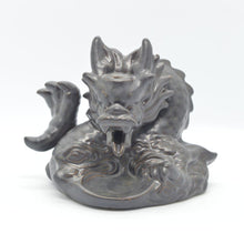 Load image into Gallery viewer, Feng shui dragon head claw